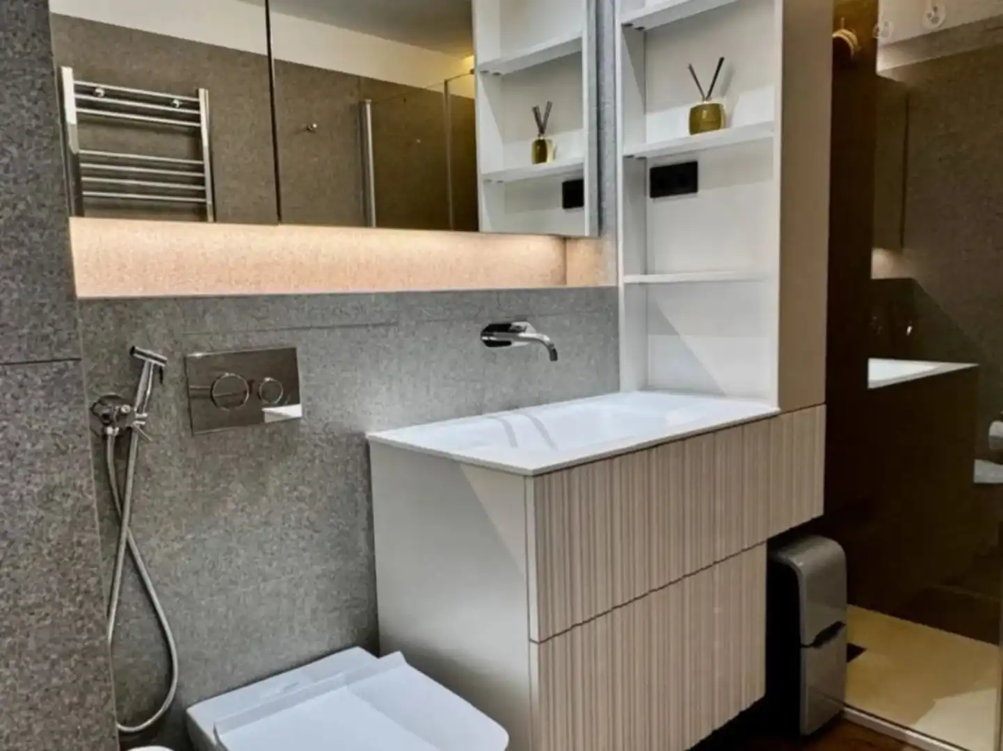 Badezimmer von Wohnung zum Verkauf in Barcelona mit Klimaanlage, Terrasse und Möbliert