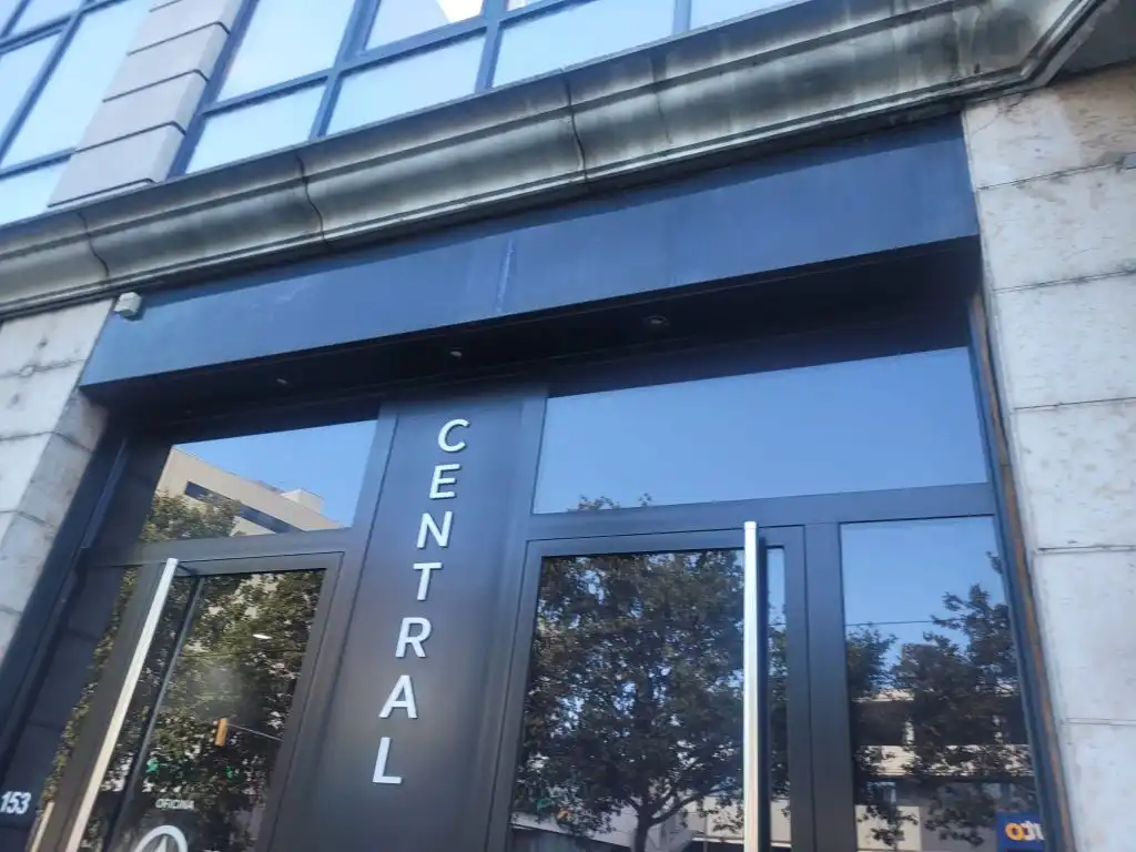 Außenansicht von Büro zur Miete in Esplugues de Llobregat