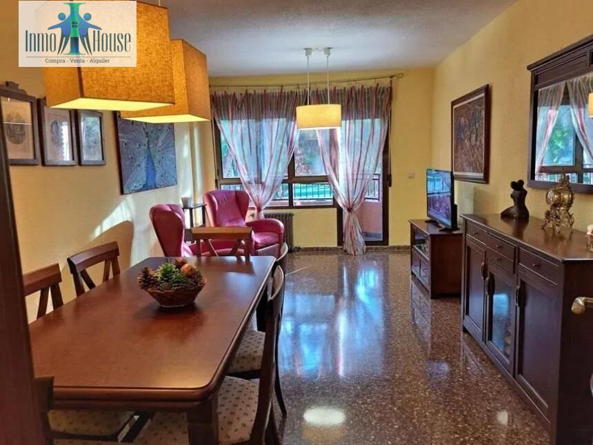 Sala d'estar de Pis en venda en  Albacete Capital amb Calefacció, Traster i Balcó