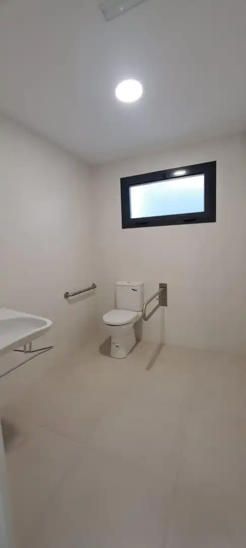 Bathroom of Flat for sale in Málaga  with Air Conditioner, Terrace and Storage room