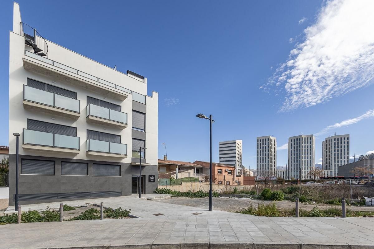 Exterior view of Flat for sale in Armilla  with Air Conditioner
