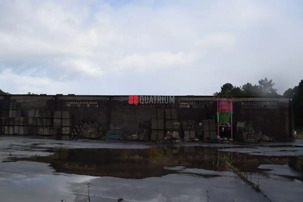 Exterior view of Industrial buildings for sale in Vimianzo