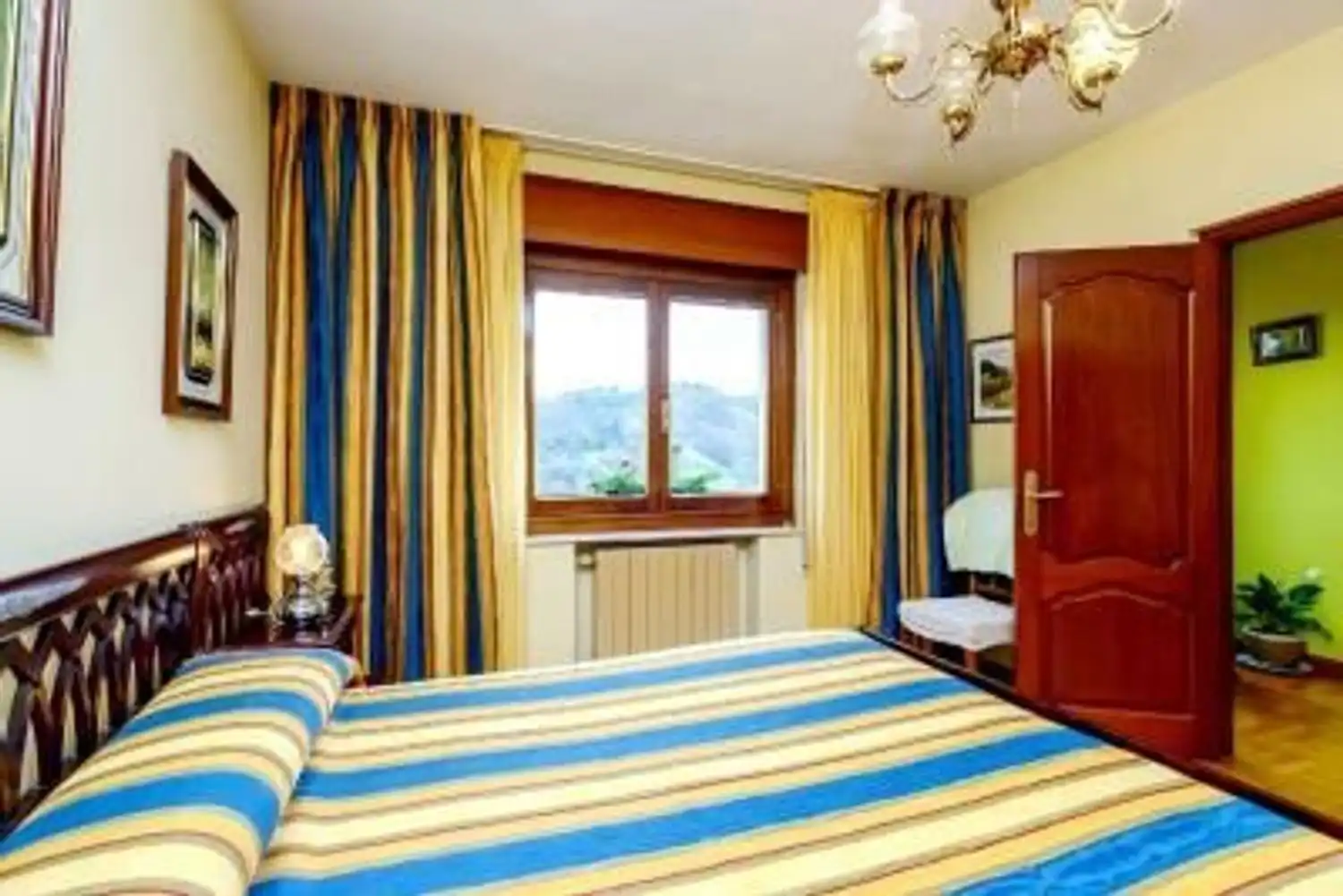 Bedroom of Houses for sale in Bimenes  with Heating, Private garden and Parquet flooring