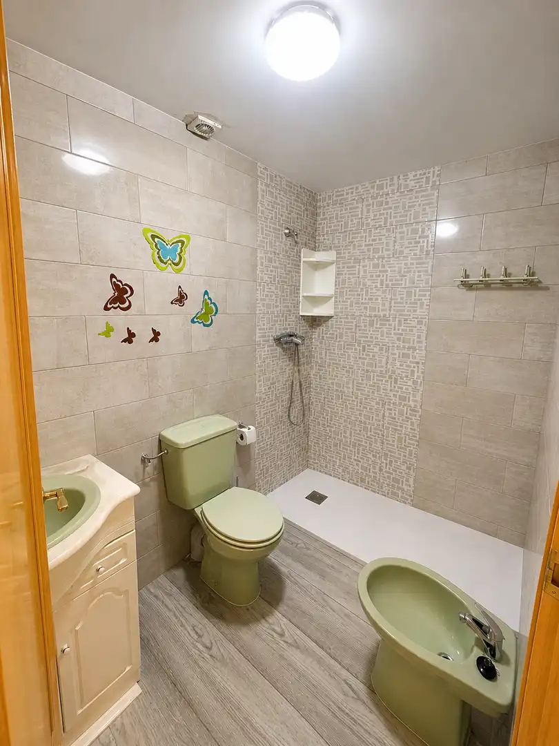 Bany de Casa o xalet en venda en Cáceres amb Jardí privat i Piscina