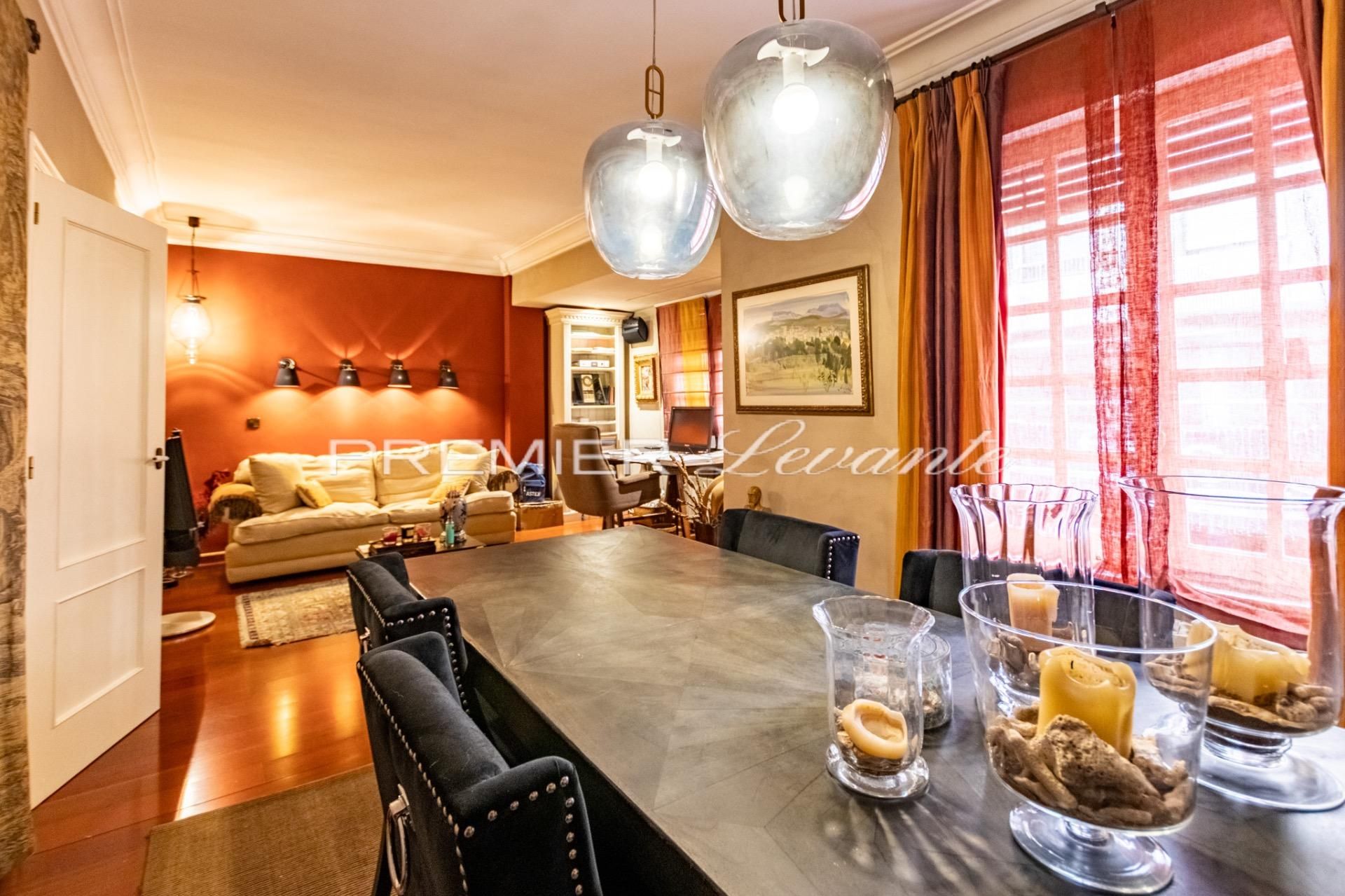 Piso en venta en Calle PINTOR CABRERA, Ensanche - Diputación, Centro