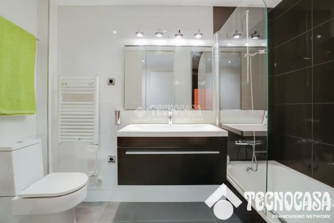 Baño de Piso en venta en Barcelona con Aire acondicionado, Parquet y Terraza