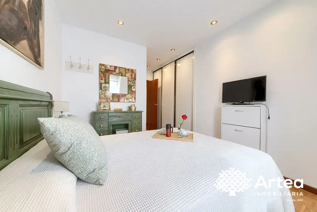 Habitación de Piso en venta en Bilbao  con Calefacción y Trastero