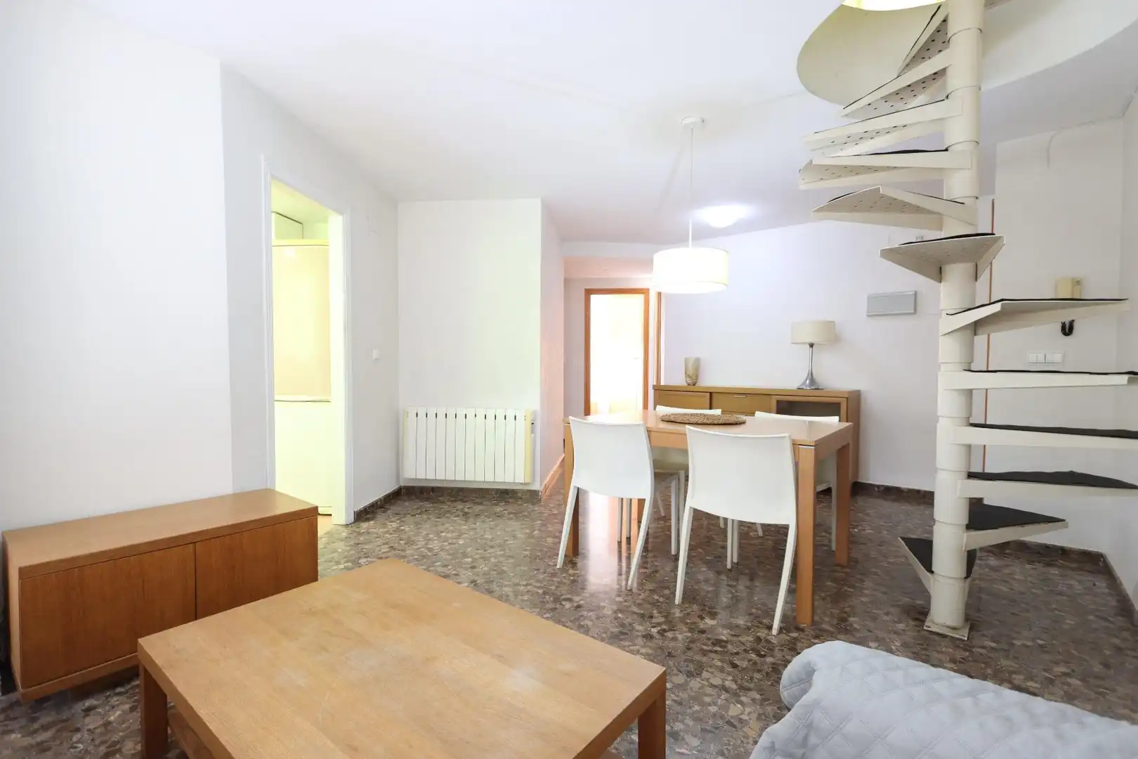 Sala de estar de Ático en venta en La Pobla de Vallbona con Calefacción, Terraza y Trastero