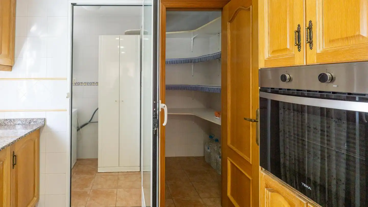 Cuina de Casa o xalet en venda en Elche / Elx amb Aire condicionat, Jardí privat i Terrassa