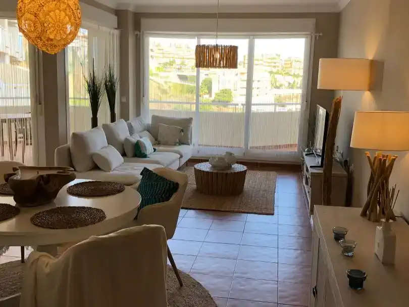 Sala de estar de Piso en venta en Mijas con Aire acondicionado, Piscina y Balcón