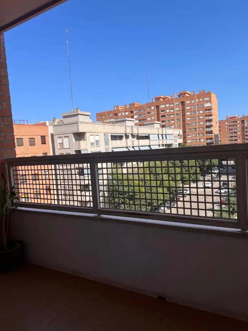 Terrassa de Pis de lloguer en Valencia amb Aire condicionat, Moblat i Forn