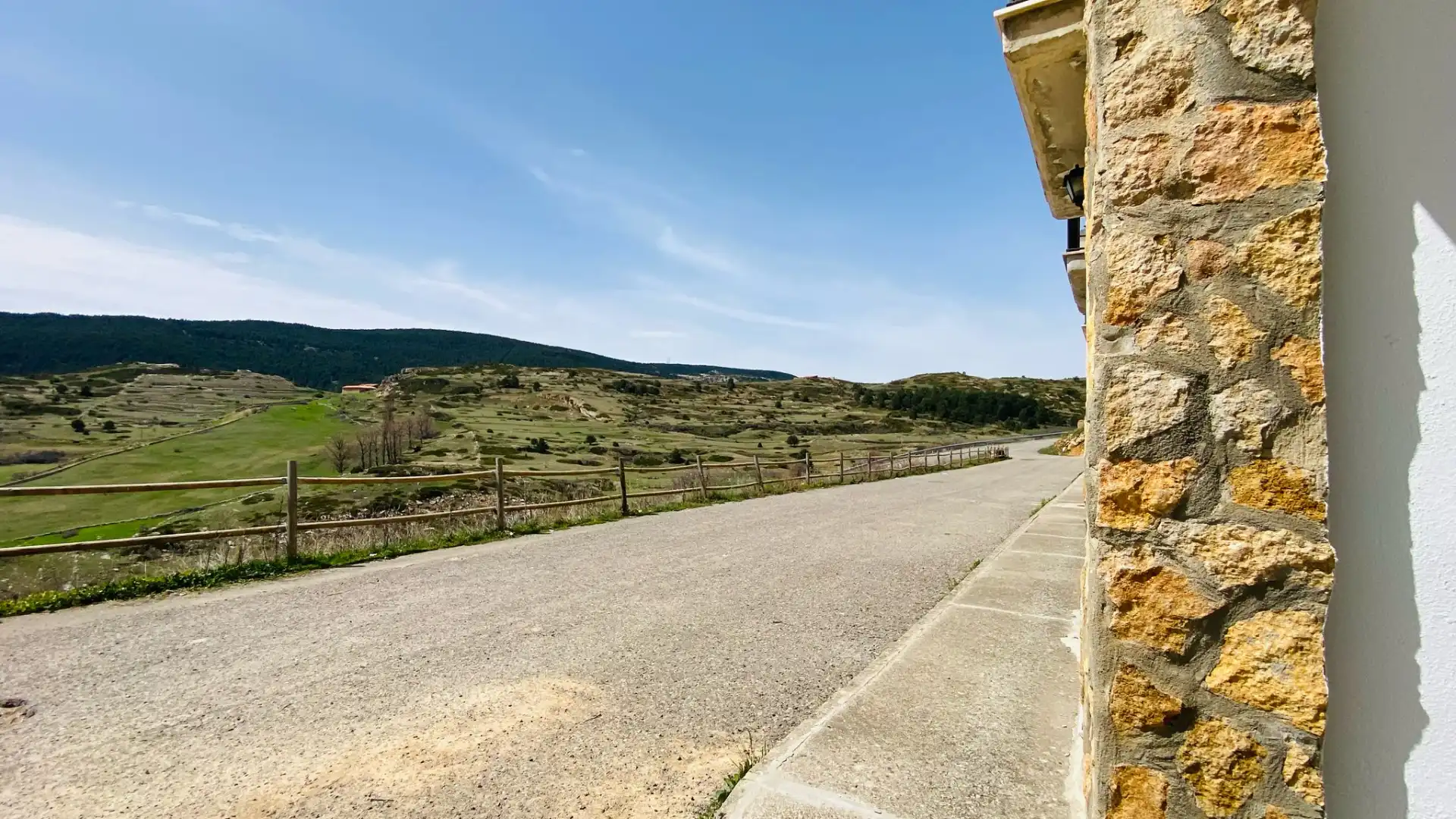 Vista exterior de Casa o chalet en venta en Valdelinares con Trastero, Amueblado y Balcón