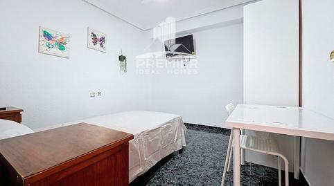 Foto 2 de Pis de lloguer a Mariana Pineda, Plaza de Toros - Avenida Chapí - Trinquete, Elda