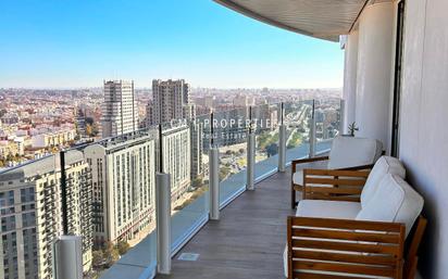 Terrasse von Wohnung zum verkauf in  Valencia Capital mit Klimaanlage, Terrasse und Schwimmbad