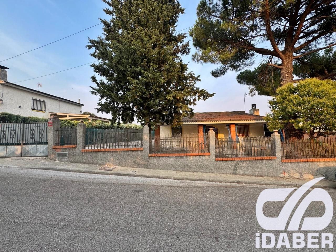 Exterior view of House or chalet for sale in El Viso de San Juan  with Community pool