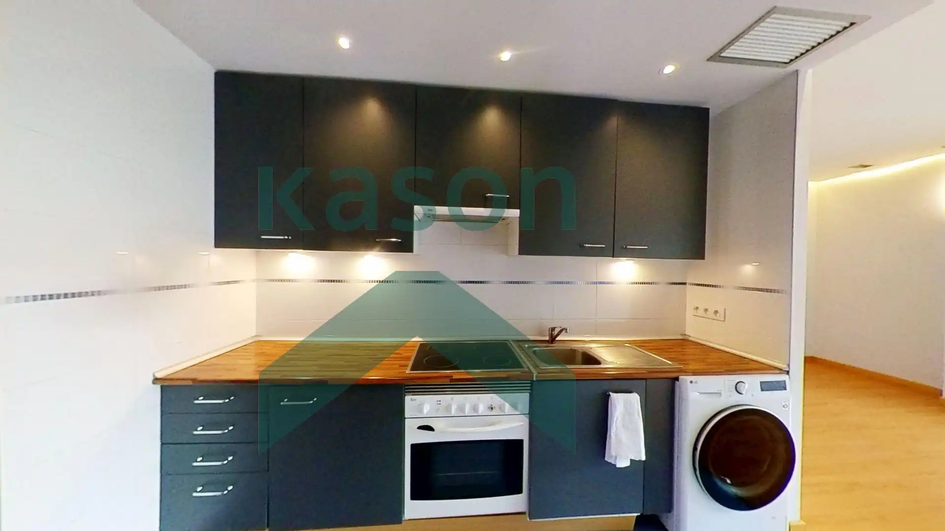 Cocina de Estudio en venta en Madrid con Aire acondicionado, Calefacción y Trastero