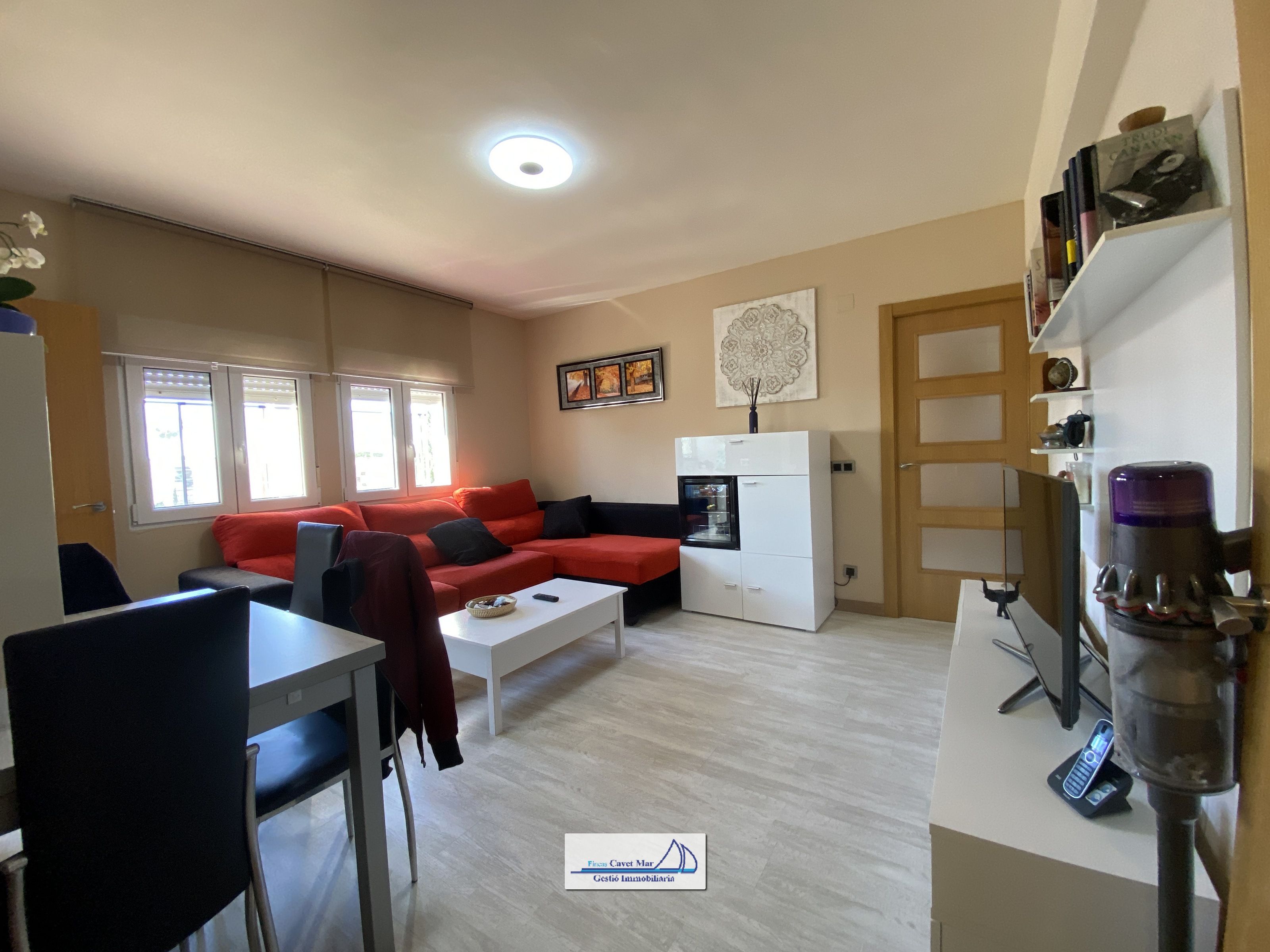 Living room of Apartment for sale in Cambrils  with Parquet flooring, Furnished and Community pool