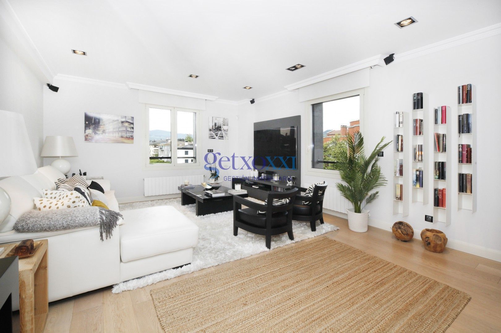 Sala d'estar de Dúplex en venda en Getxo  amb Calefacció, Traster i Piscina comunitària