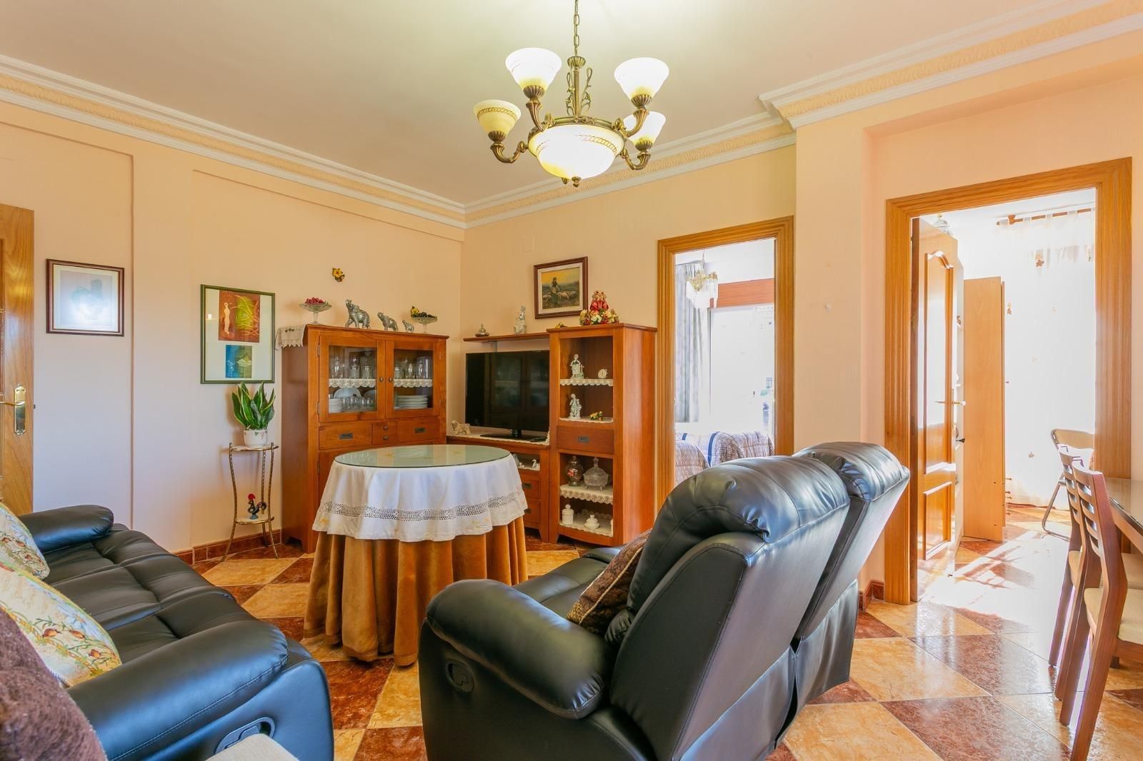 Sala d'estar de Pis en venda en  Granada Capital amb Calefacció, Terrassa i Balcó
