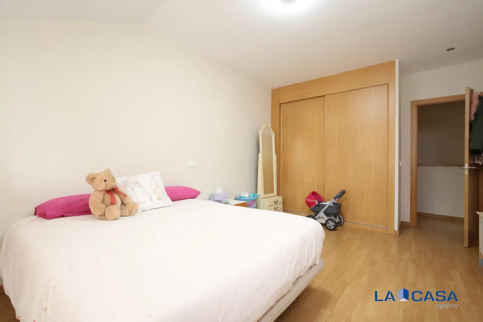 Habitación de Casa adosada en venta en Carranque con Aire acondicionado
