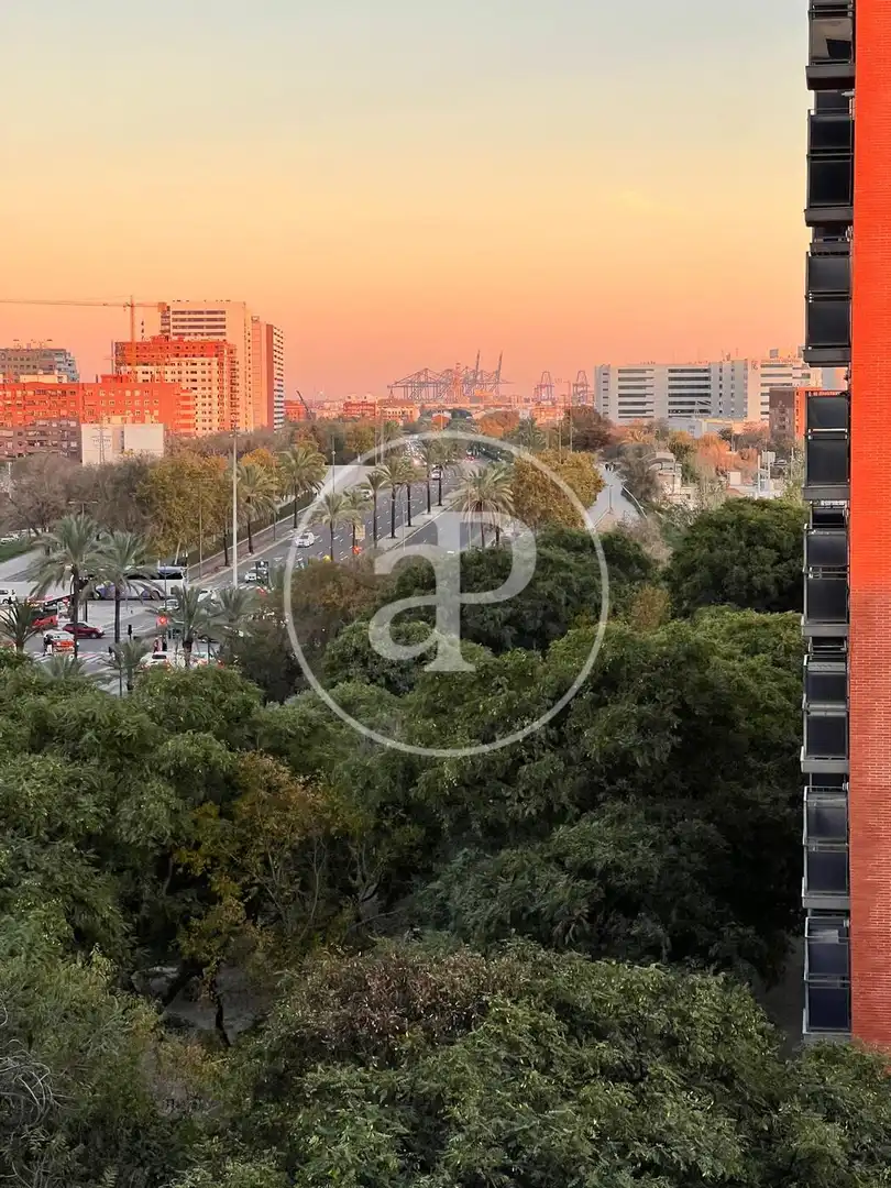 Exterior view of Flat for rent in Valencia  with Air Conditioner, Terrace and Furnished