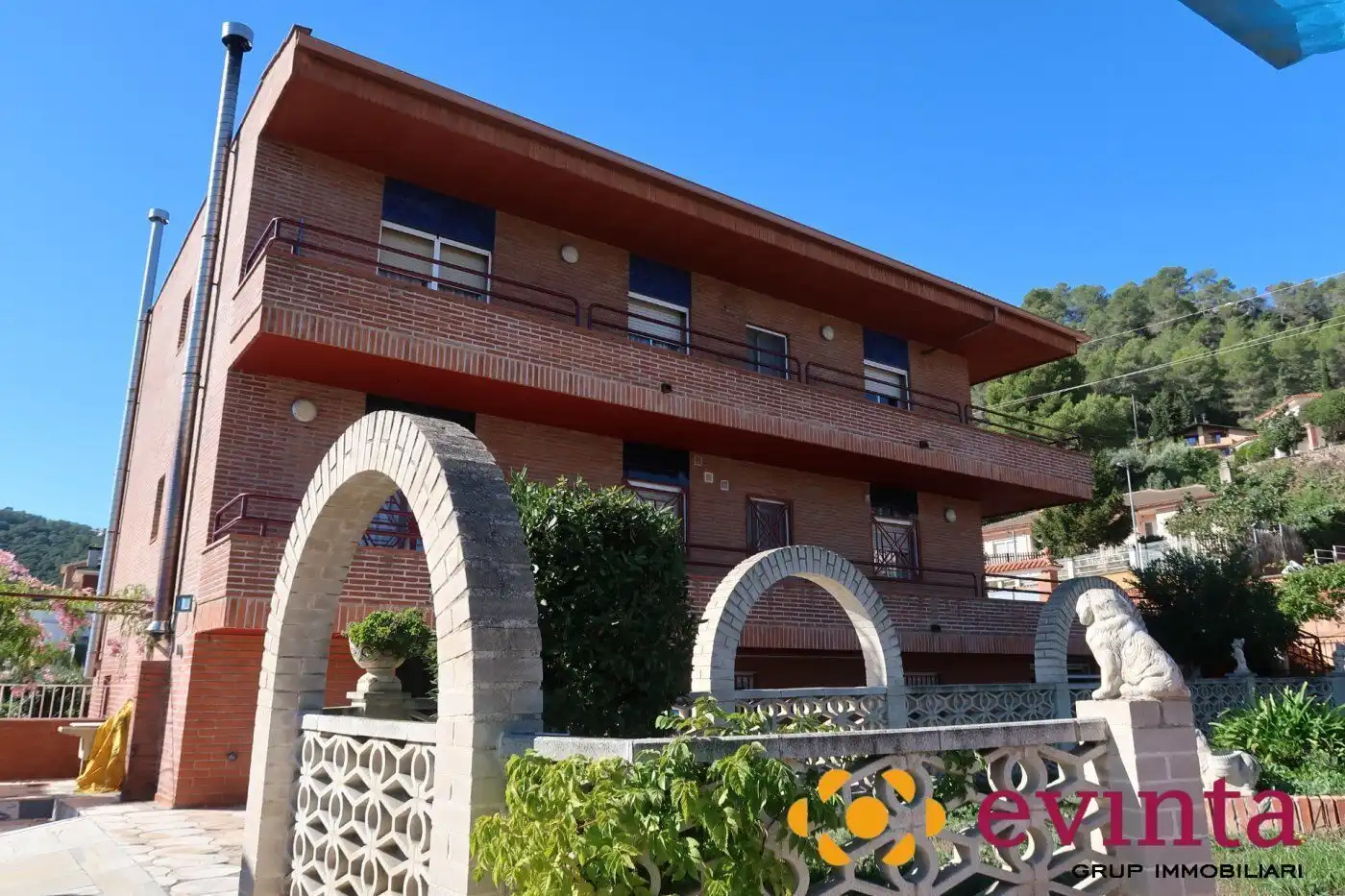 Vista exterior de Casa o chalet en venta en Vallirana con Calefacción, Jardín privado y Trastero