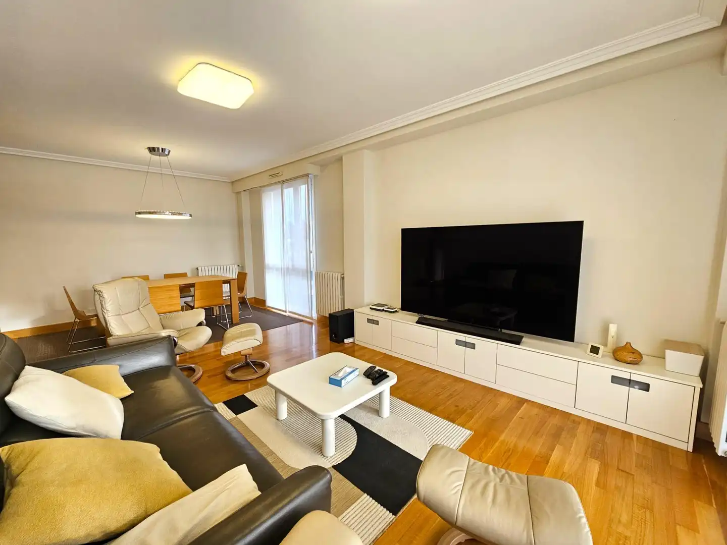 Sala de estar de Piso en venta en Donostia - San Sebastián  con Calefacción, Jardín privado y Terraza