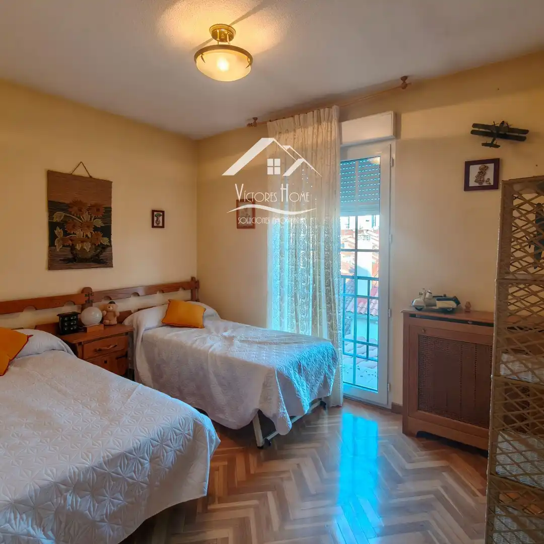 Schlafzimmer von Einfamilien-Reihenhaus zum Verkauf in San Agustín del Guadalix mit Klimaanlage, Heizung und Parkett