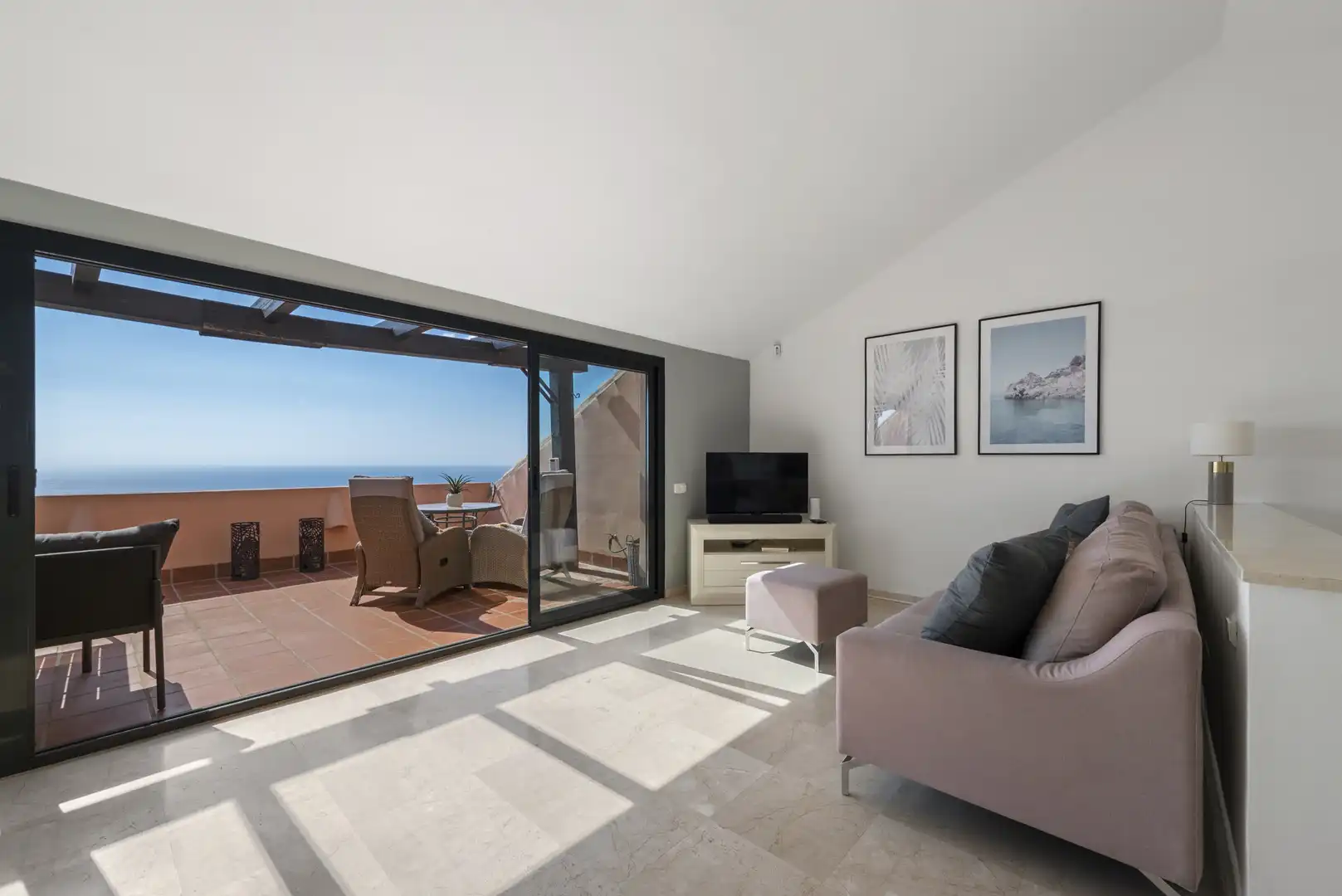 Sala de estar de Ático en venta en Mijas con Aire acondicionado, Terraza y Piscina