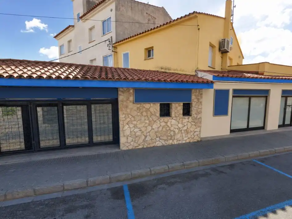 Vista exterior de Local de alquiler en L'Escala