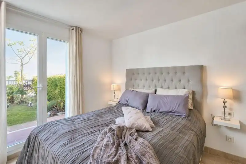Bedroom of Ground floor for rent in Benahavís  with Air Conditioner, Private garden and Terrace