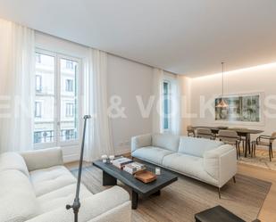 Living room of Apartment for sale in  Barcelona Capital  with Air Conditioner, Heating and Parquet flooring