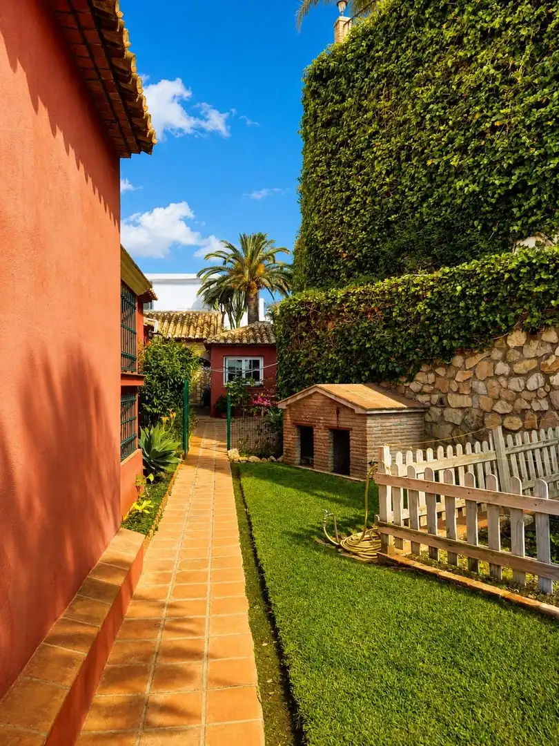 Jardí de Casa o xalet en venda en Benalmádena amb Aire condicionat, Calefacció i Jardí privat