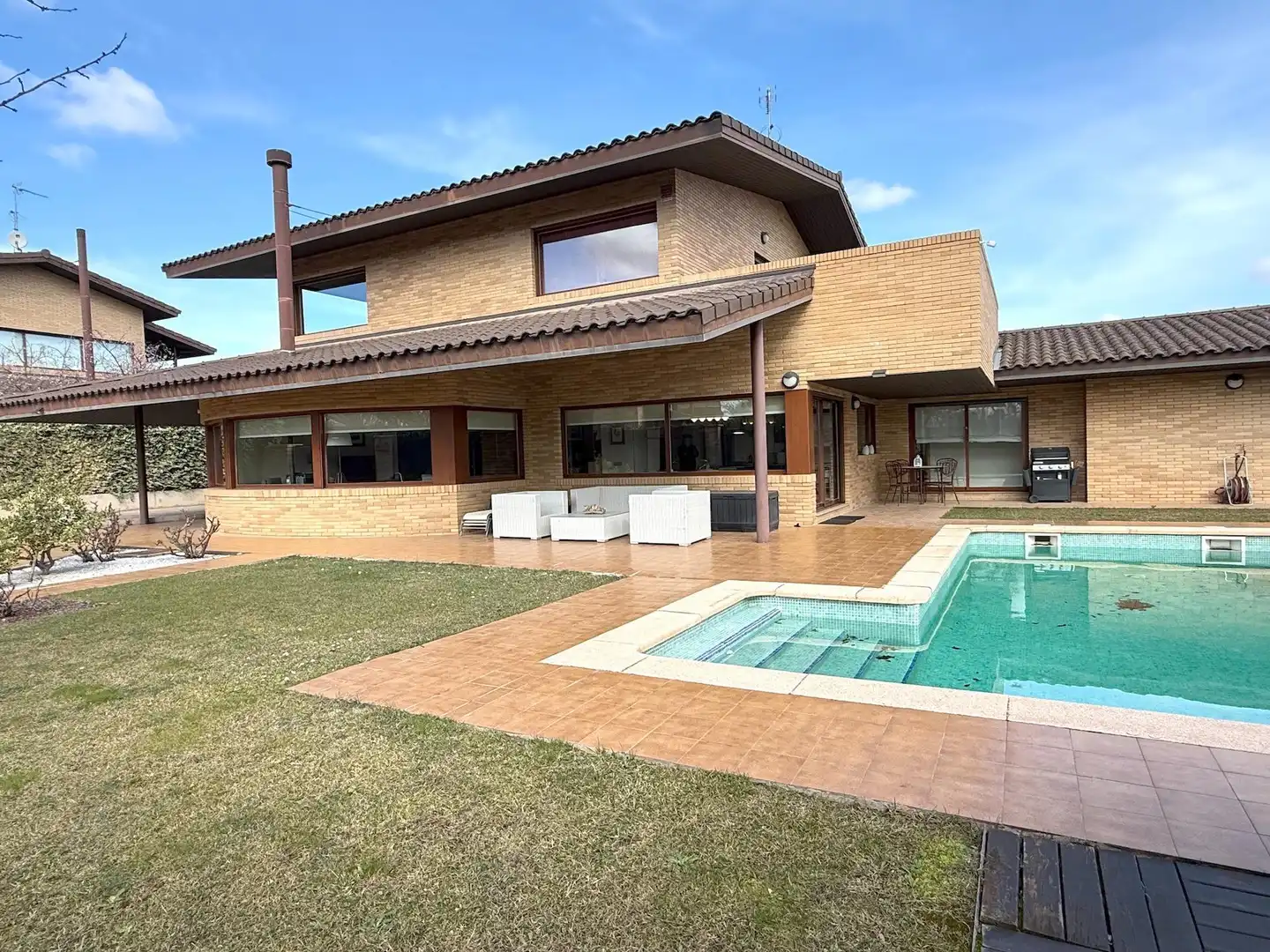 Piscina de Casa o chalet en venta en Cadrete con Aire acondicionado, Calefacción y Jardín privado