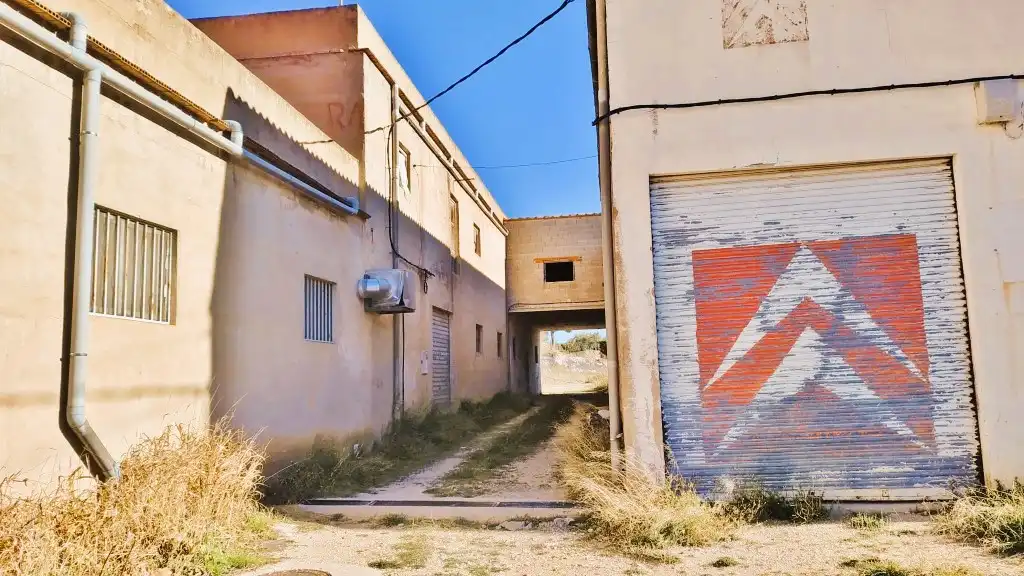 Vista exterior de Nave industrial en venta en Mogente / Moixent