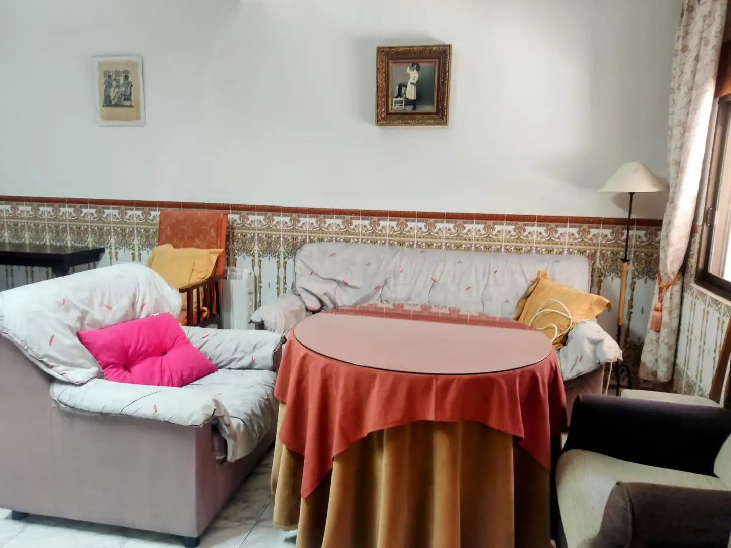 Sala de estar de Casa adosada en venta en Jarandilla de la Vera con Amueblado