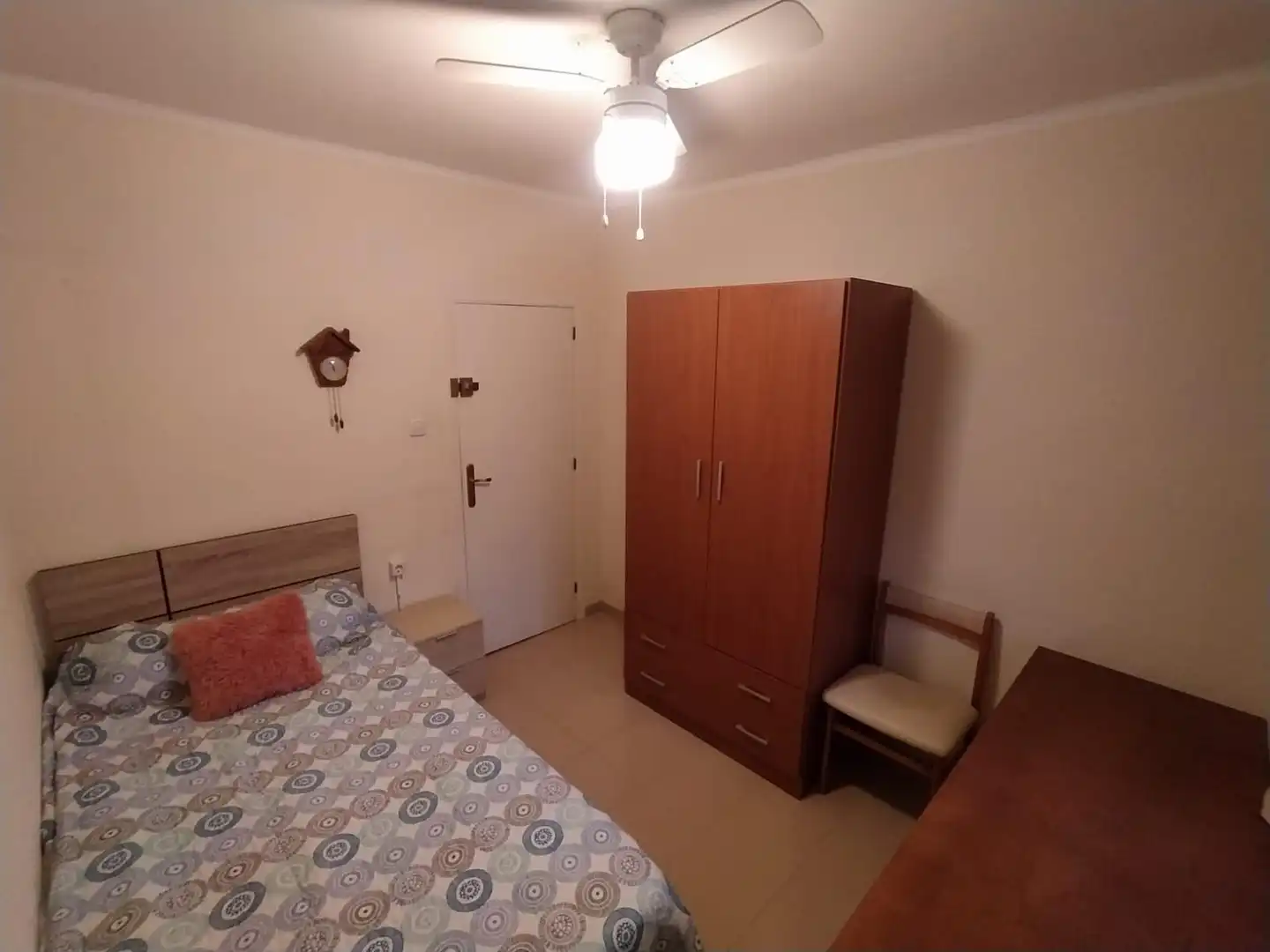Habitación de Piso de alquiler en Almería con Amueblado y Balcón
