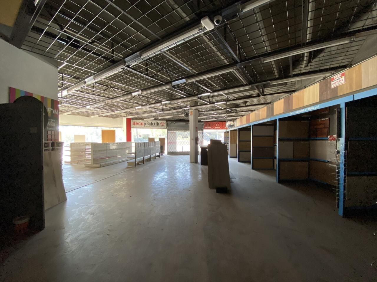 Nau industrial en venda a Carrer de Francesc Ferrer i Guàrdia, Can Borrell