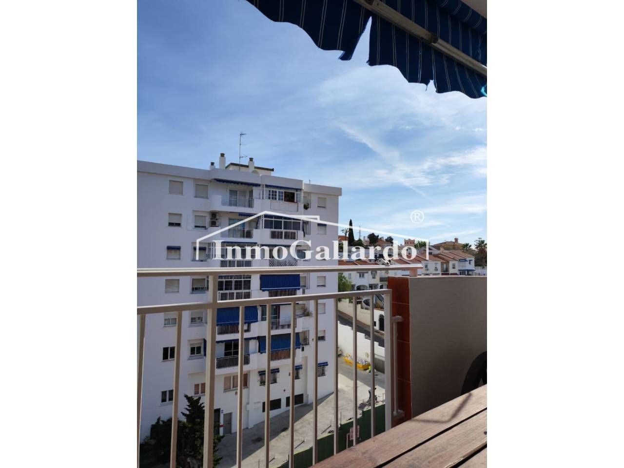 Vista exterior de Pis en venda en Rincón de la Victoria amb Terrassa i Piscina comunitària