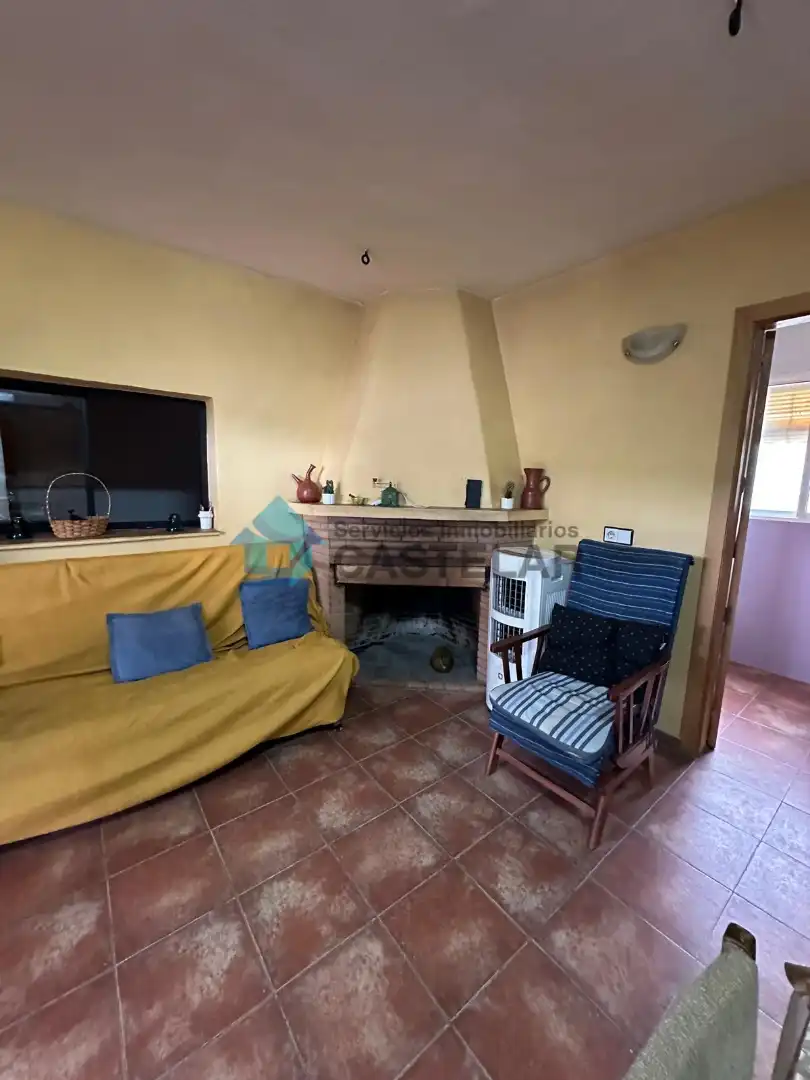 Sala d'estar de Casa o xalet en venda en Oliva de la Frontera amb Moblat