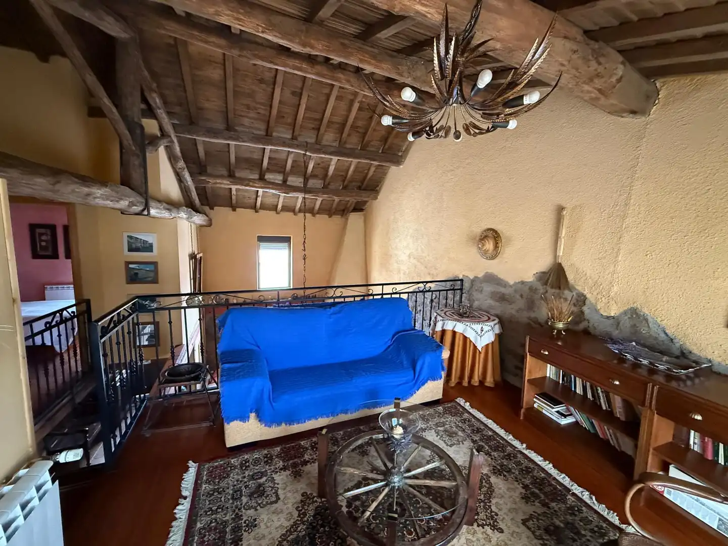 Sala de estar de Casa adosada en venta en La Torre con Calefacción, Jardín privado y Terraza
