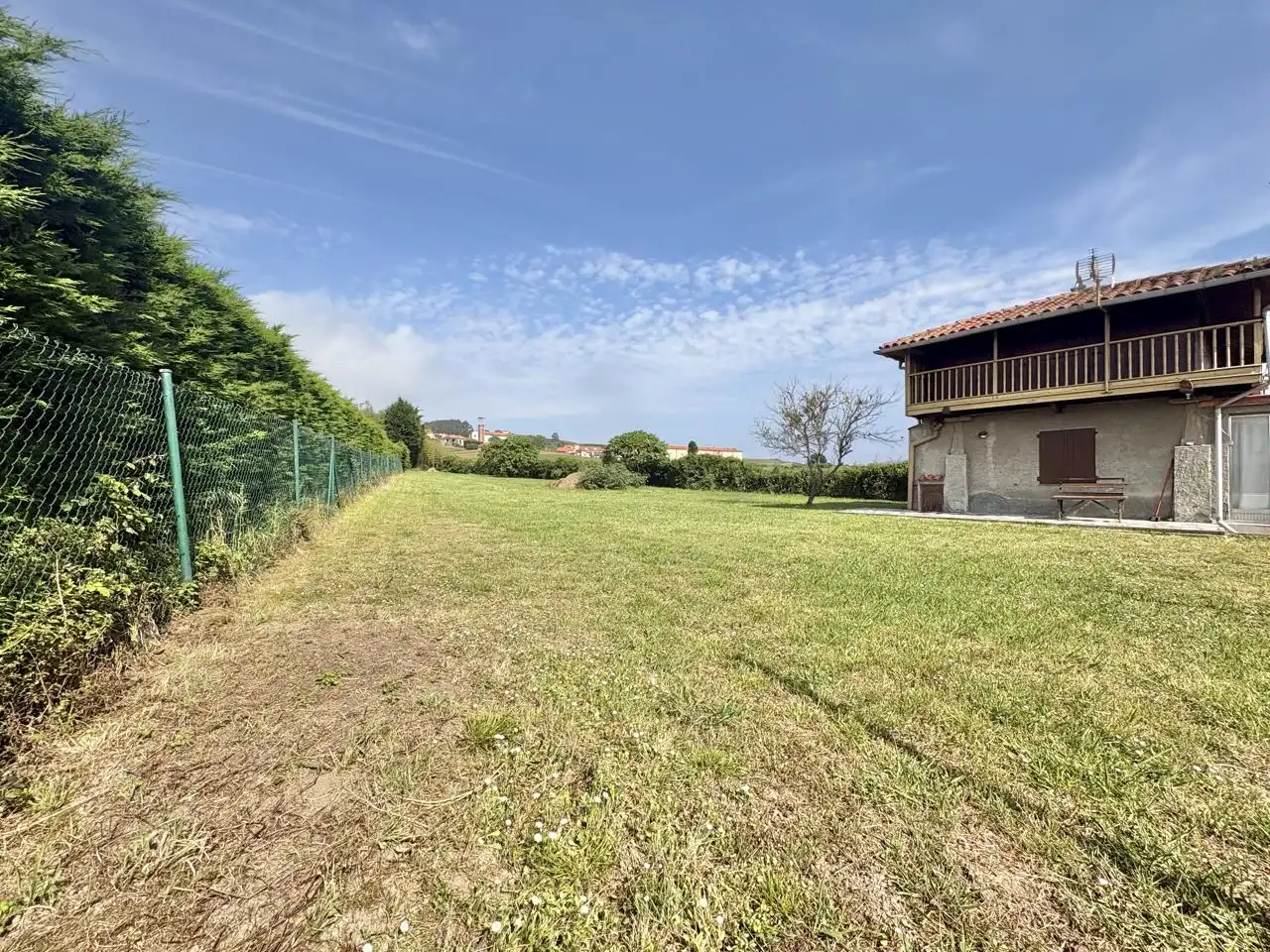 House with garden for sale in Carretera GO-1, imagen 2