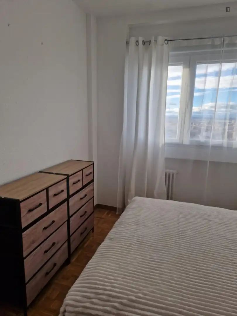 Habitación de Apartamento de alquiler en Madrid con Aire acondicionado, Calefacción y Amueblado