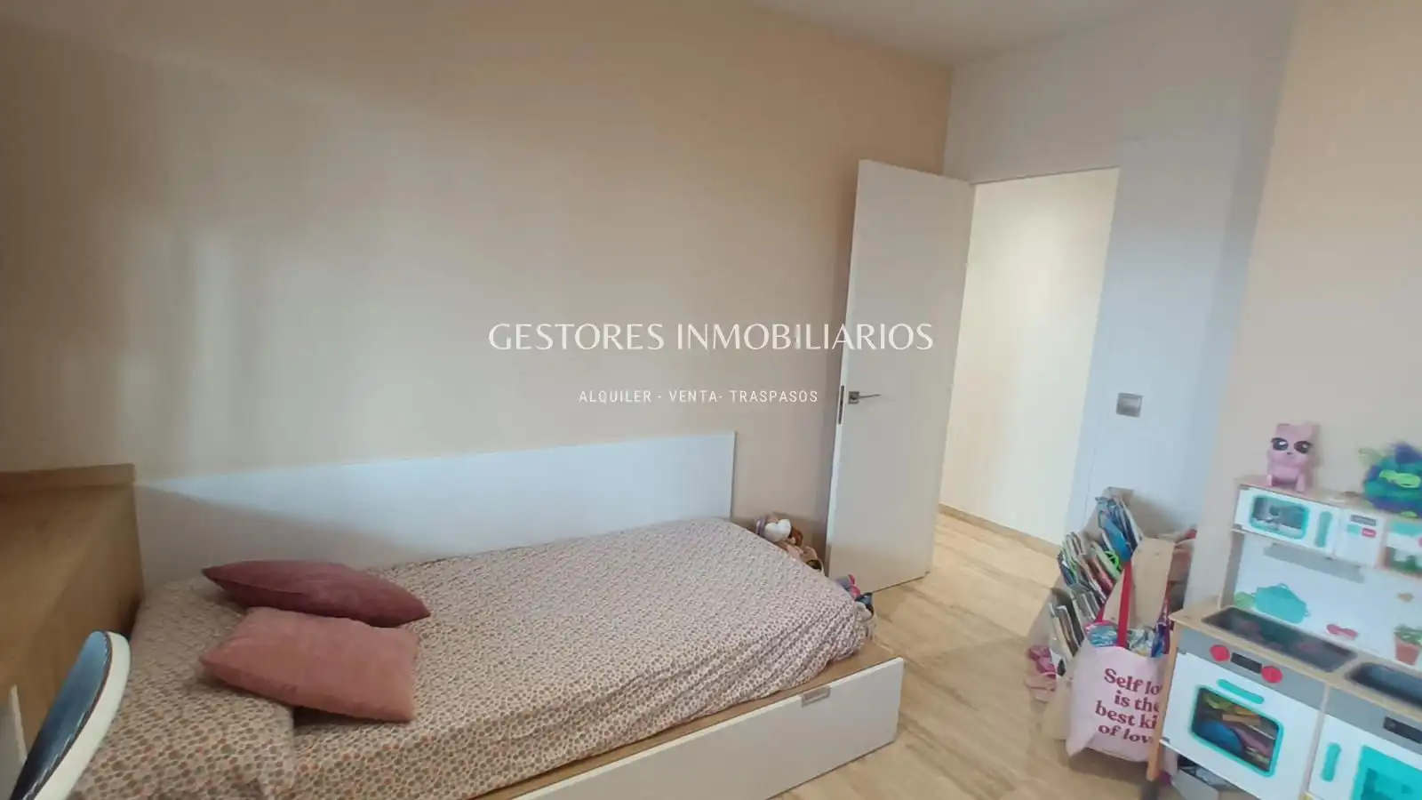 Schlafzimmer von Dachboden zum Verkauf in Ibi mit Klimaanlage, Heizung und Terrasse