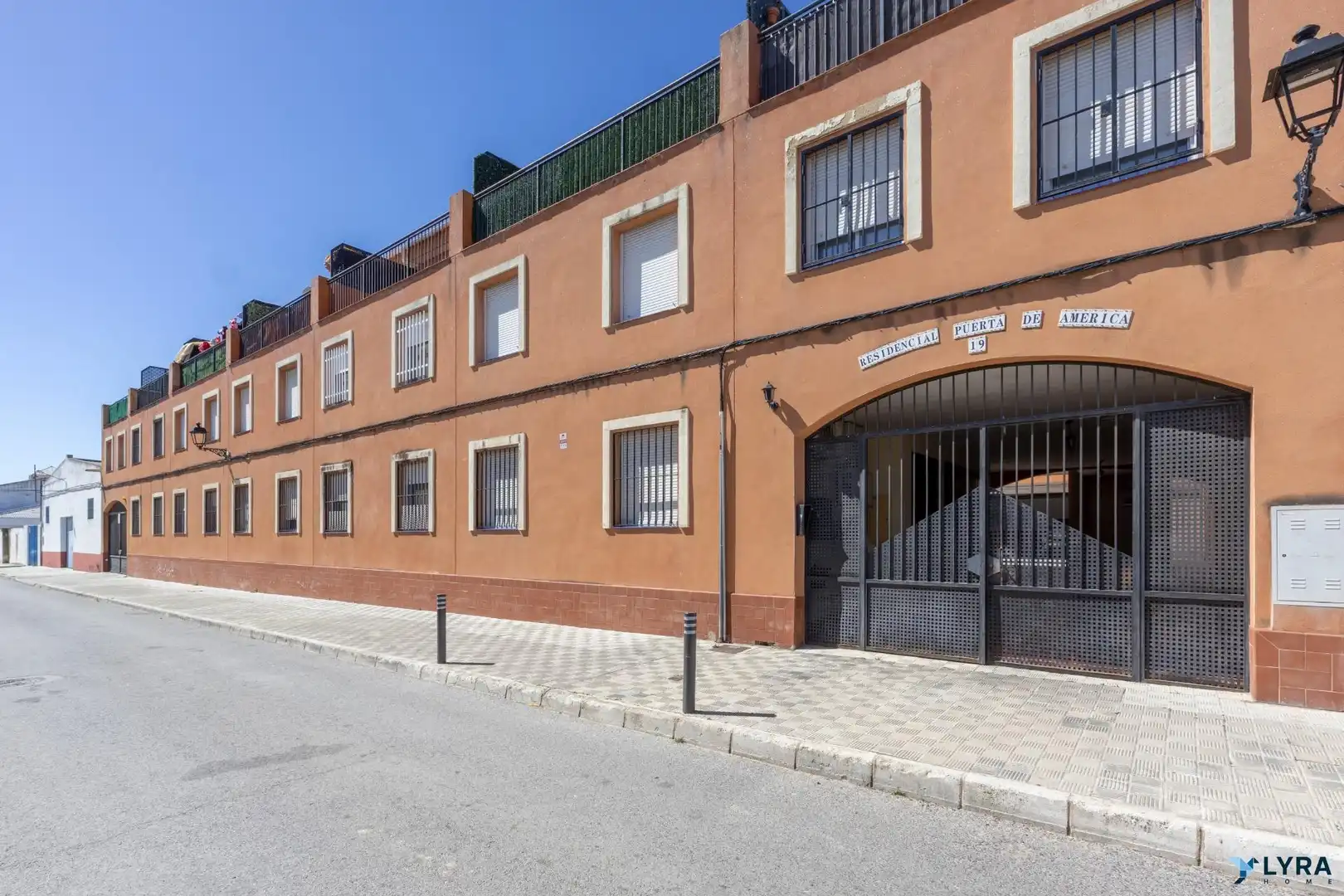 Vista exterior de Dúplex en venta en Pilas con Terraza