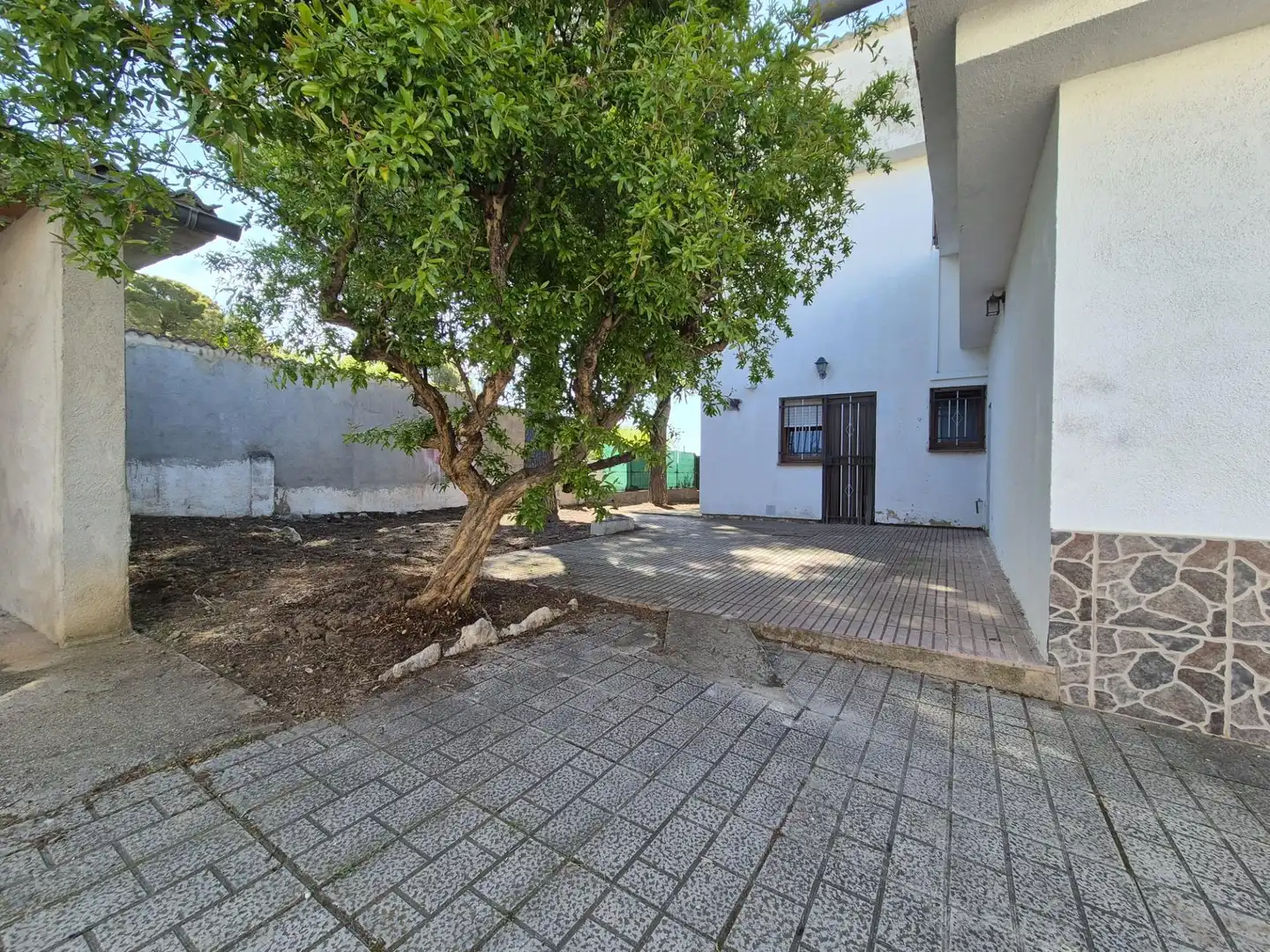 Vista exterior de Casa o xalet en venda en El Vendrell amb Jardí privat i Terrassa