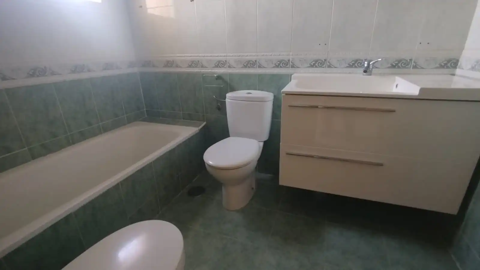 Bany de Casa adosada en venda en Uceda amb Calefacció, Jardí privat i Parquet