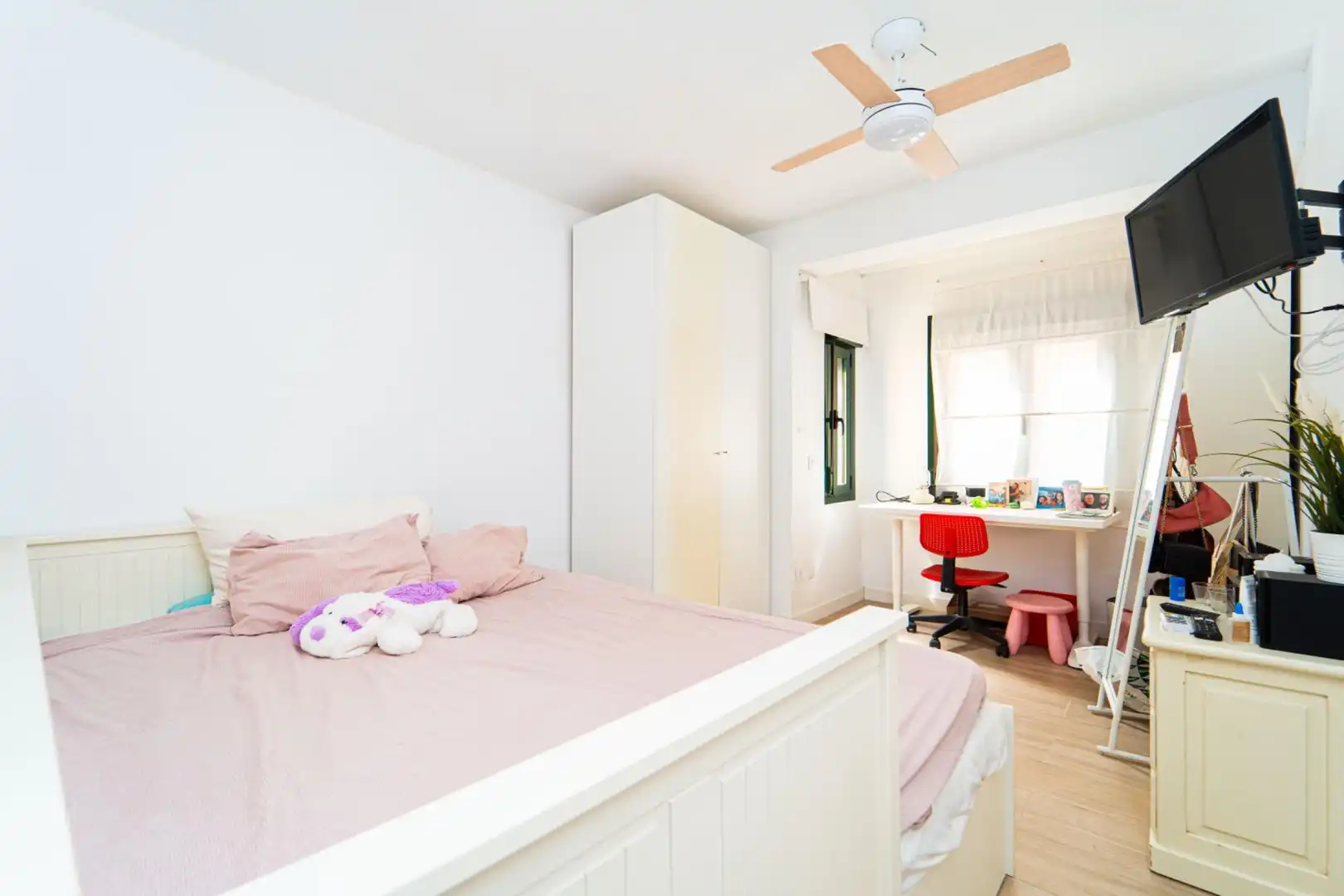 Bedroom of Flat for sale in  Palma de Mallorca  with Air Conditioner, Terrace and Storage room