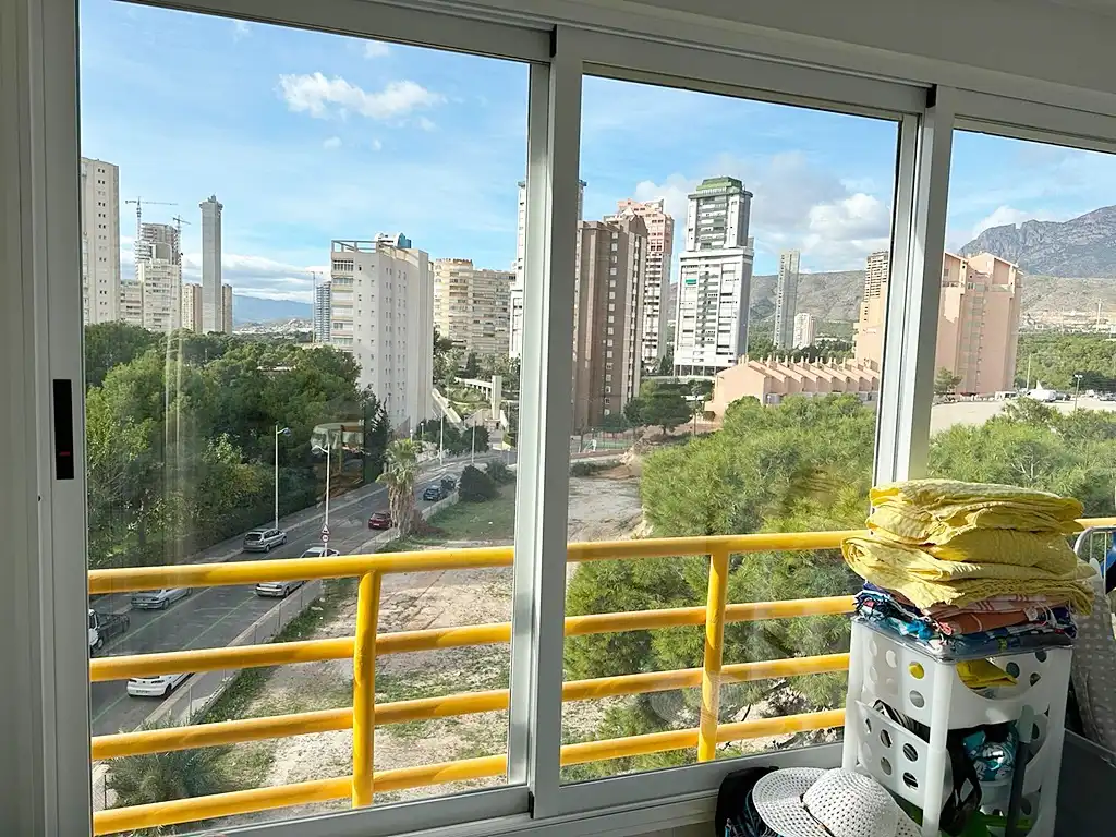 Vista exterior de Piso en venta en Benidorm con Aire acondicionado, Jardín privado y Terraza
