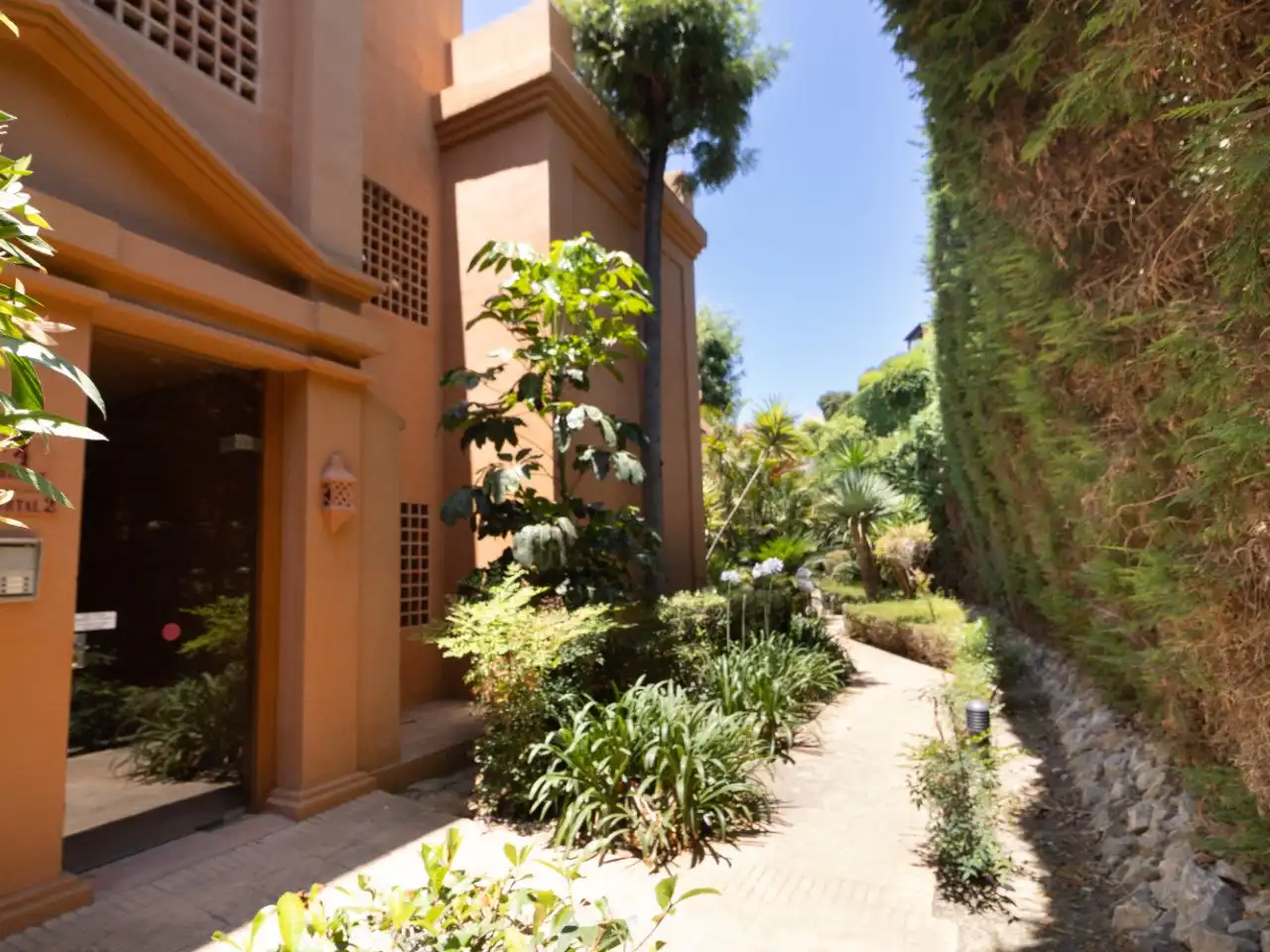 Exterior view of Flat for sale in Estepona  with Air Conditioner, Private garden and Terrace